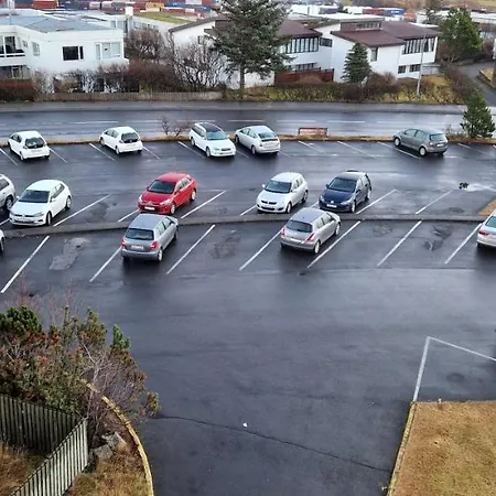 View, Bright & Cozy - Free Parking * Reykjavik